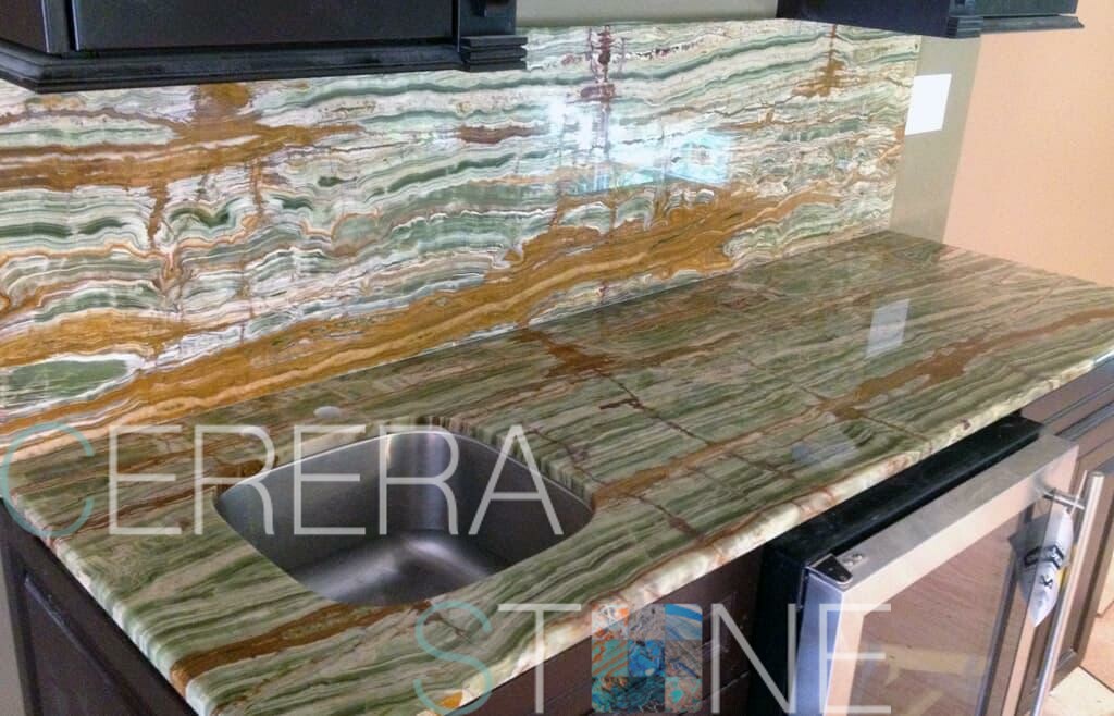 Как правильно выбрать натуральный камень для кухонной столешницы?