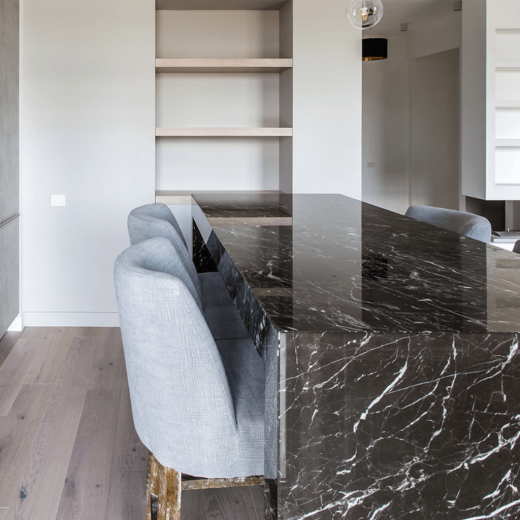 Мрамор Brown Marquina